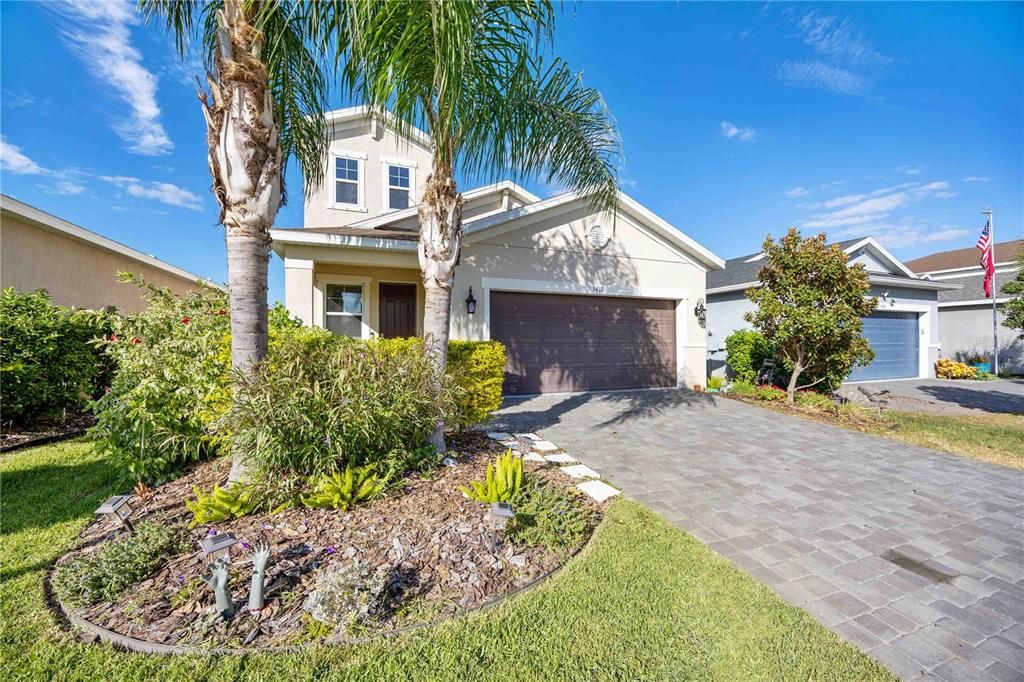 Active With Contract: $475,000 (4 beds, 2 baths, 2164 Square Feet)