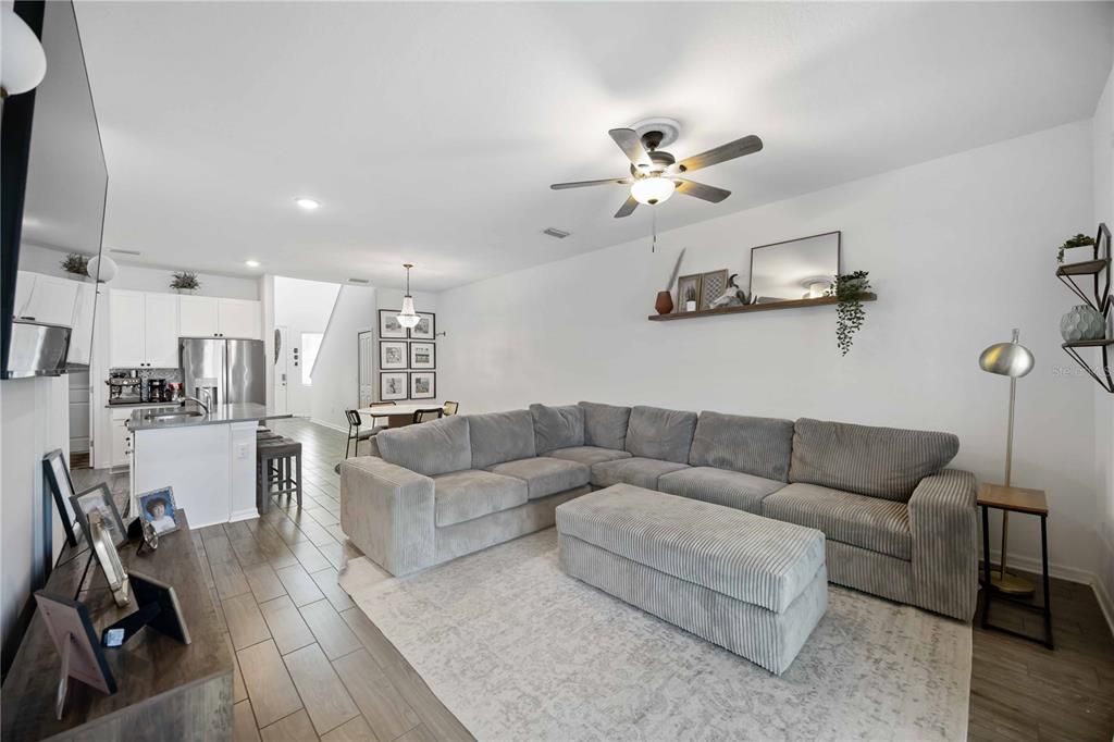 Active With Contract: $475,000 (4 beds, 2 baths, 2164 Square Feet)