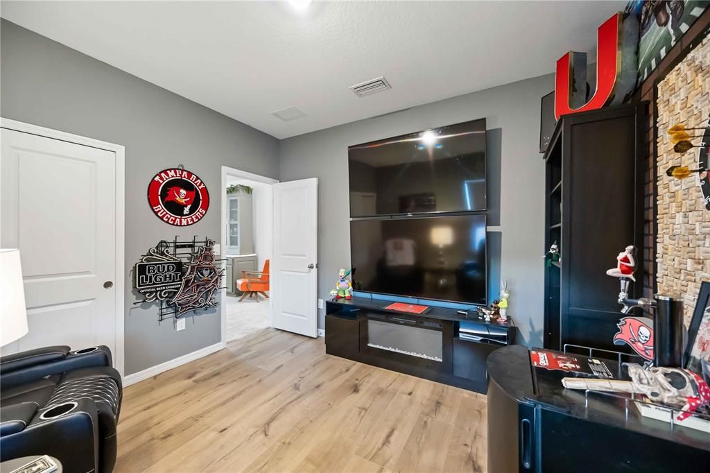 Active With Contract: $475,000 (4 beds, 2 baths, 2164 Square Feet)