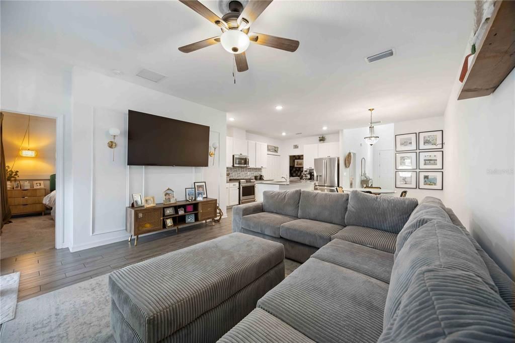 Active With Contract: $475,000 (4 beds, 2 baths, 2164 Square Feet)