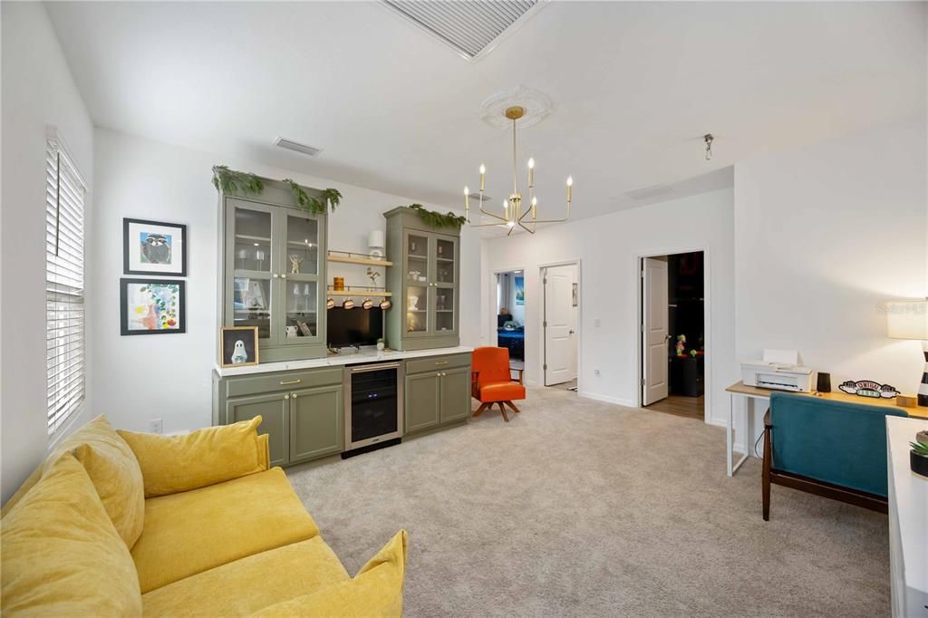 Active With Contract: $475,000 (4 beds, 2 baths, 2164 Square Feet)