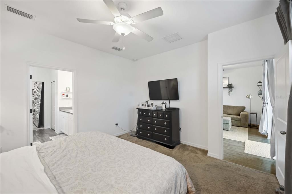 Active With Contract: $475,000 (4 beds, 2 baths, 2164 Square Feet)