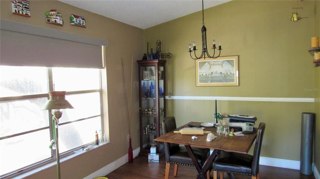 Под контрактом: $145,000 (2 спален, 2 ванн, 912 Квадратных фут)