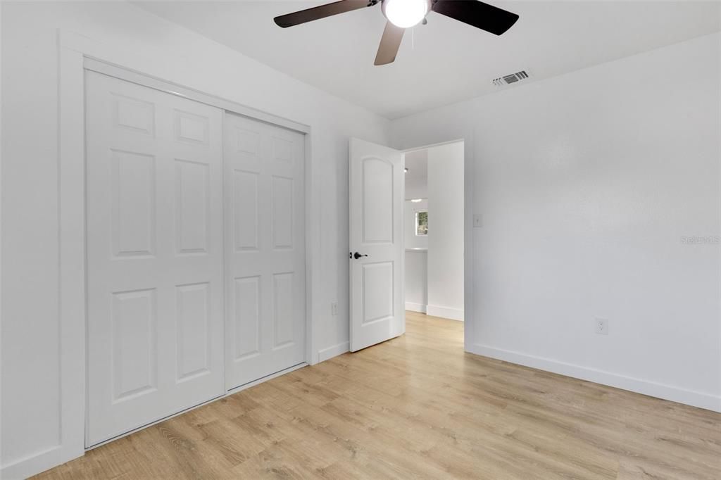 Под контрактом: $350,000 (3 спален, 2 ванн, 1239 Квадратных фут)