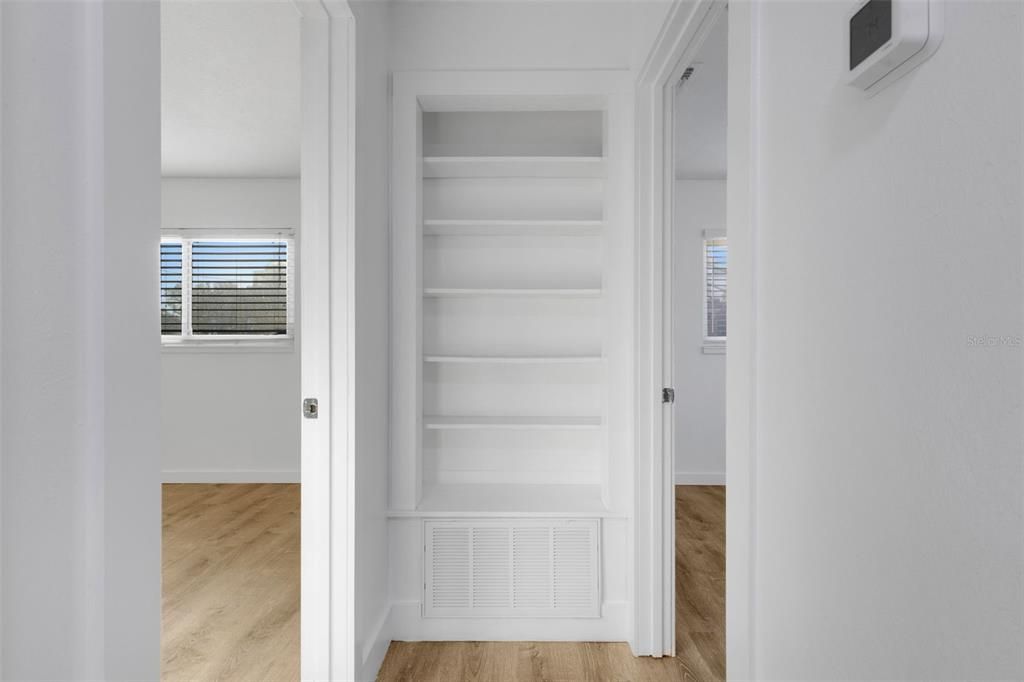 Под контрактом: $350,000 (3 спален, 2 ванн, 1239 Квадратных фут)