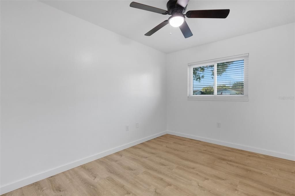 Под контрактом: $350,000 (3 спален, 2 ванн, 1239 Квадратных фут)