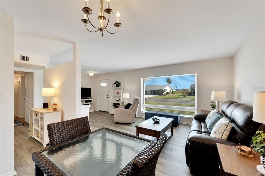 出租: $1,750 (2 贝兹, 1 浴室, 1149 平方英尺)