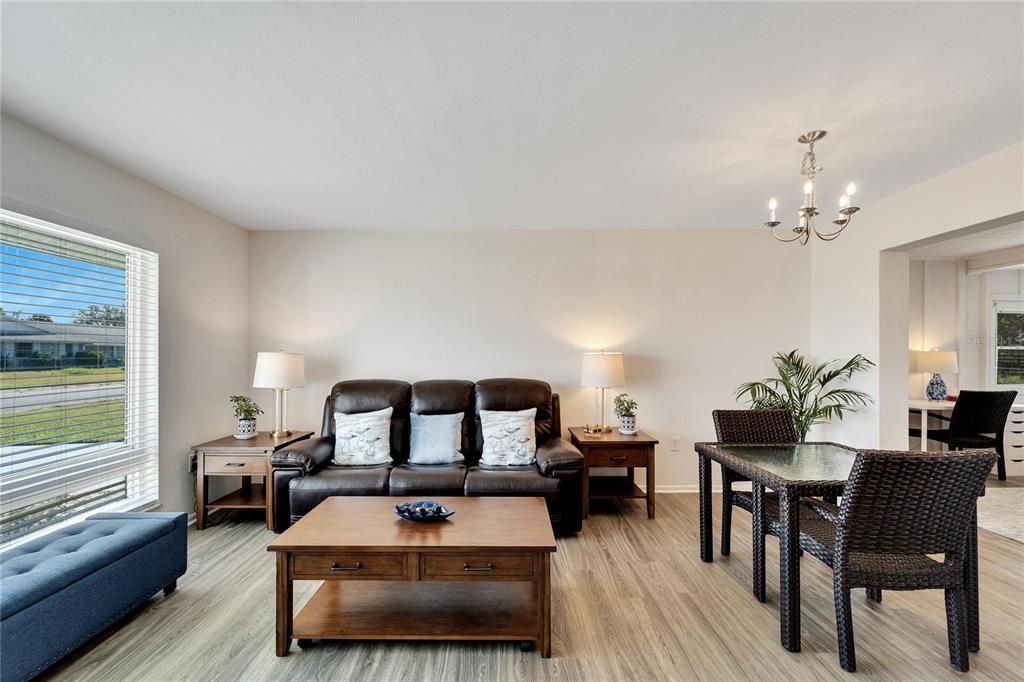 出租: $1,750 (2 贝兹, 1 浴室, 1149 平方英尺)