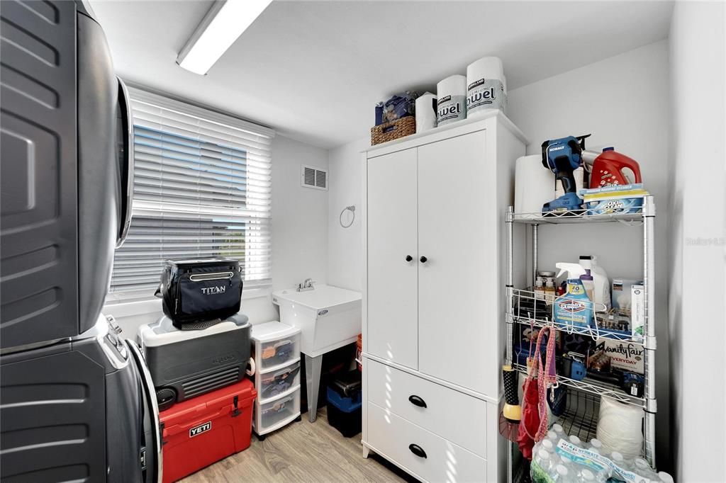 出租: $1,750 (2 贝兹, 1 浴室, 1149 平方英尺)