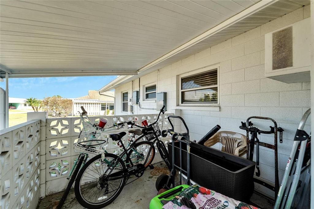 出租: $1,750 (2 贝兹, 1 浴室, 1149 平方英尺)