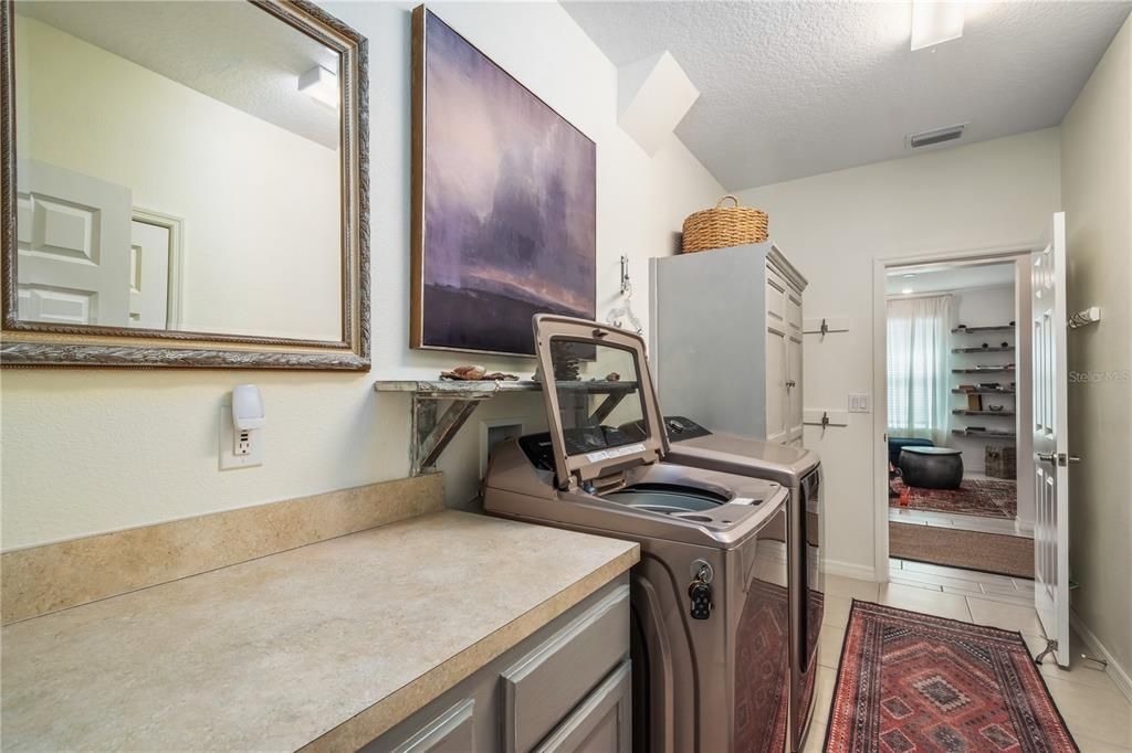 待售: $559,000 (2 贝兹, 2 浴室, 1901 平方英尺)