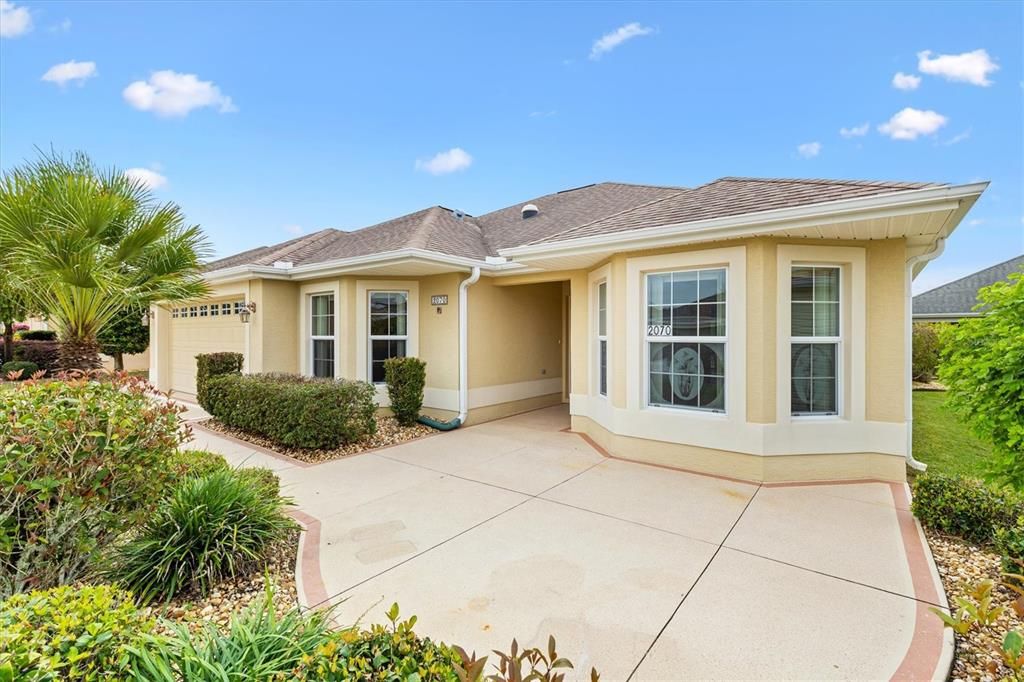 Active With Contract: $395,000 (3 beds, 2 baths, 1661 Square Feet)