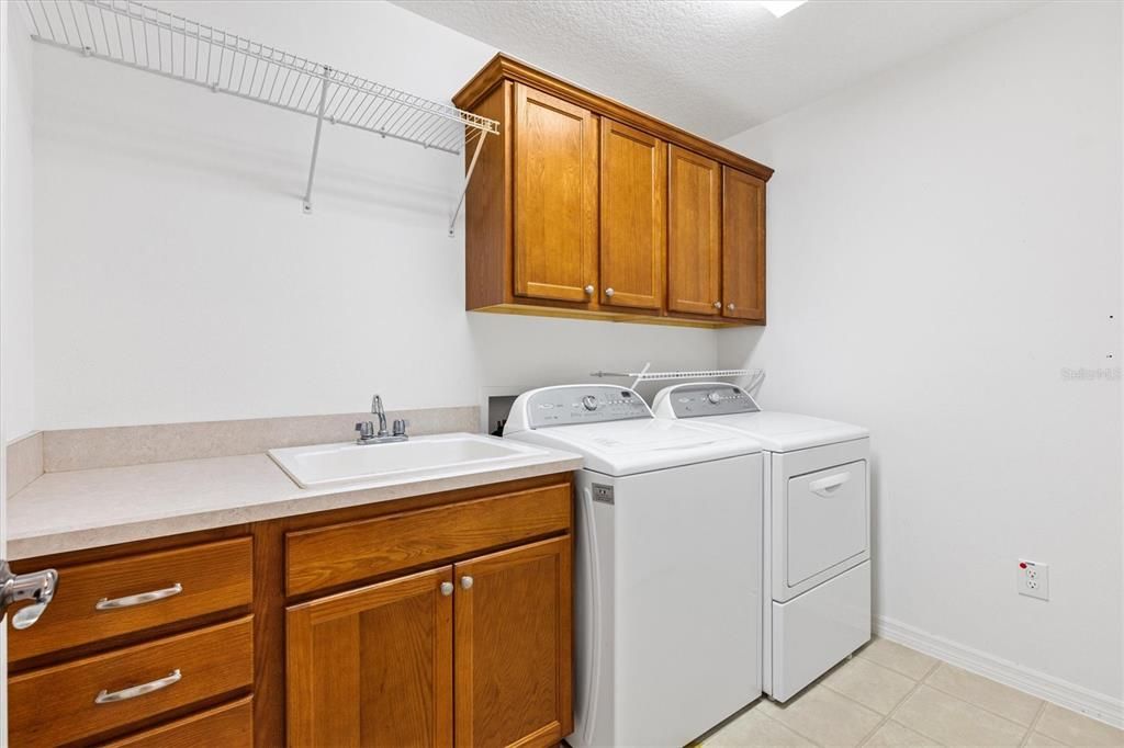Active With Contract: $395,000 (3 beds, 2 baths, 1661 Square Feet)