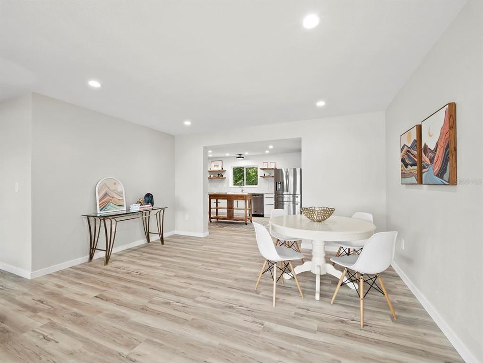 На продажу: $725,000 (3 спален, 2 ванн, 1885 Квадратных фут)