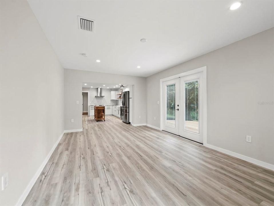 На продажу: $725,000 (3 спален, 2 ванн, 1885 Квадратных фут)