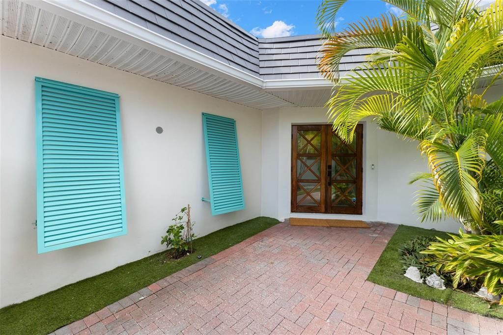 For Sale: $1,200,000 (3 beds, 3 baths, 2093 Square Feet)