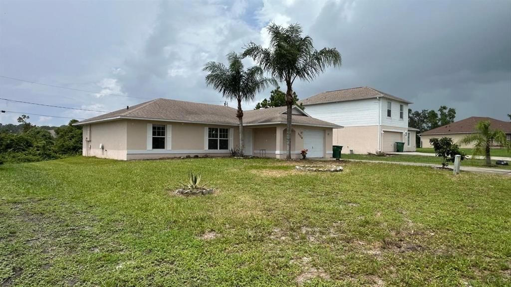 For Rent: $1,900 (3 beds, 2 baths, 1224 Square Feet)