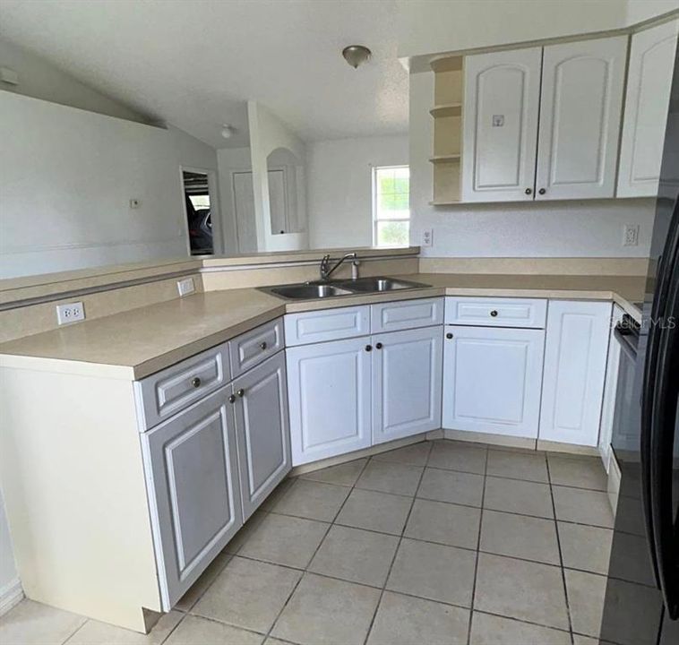 For Rent: $1,900 (3 beds, 2 baths, 1224 Square Feet)