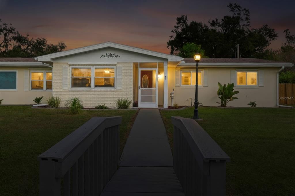 Active With Contract: $375,000 (3 beds, 3 baths, 1769 Square Feet)