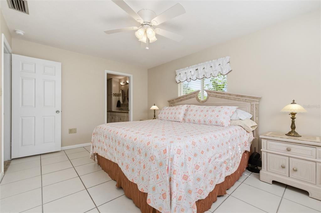 Active With Contract: $375,000 (3 beds, 3 baths, 1769 Square Feet)