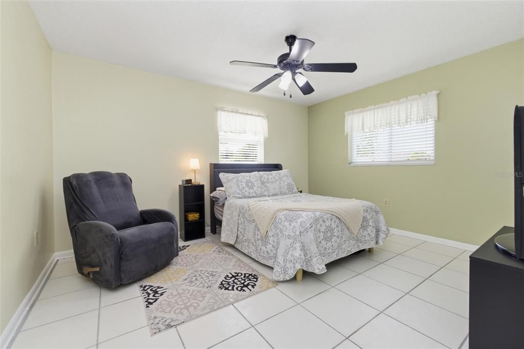 Active With Contract: $375,000 (3 beds, 3 baths, 1769 Square Feet)