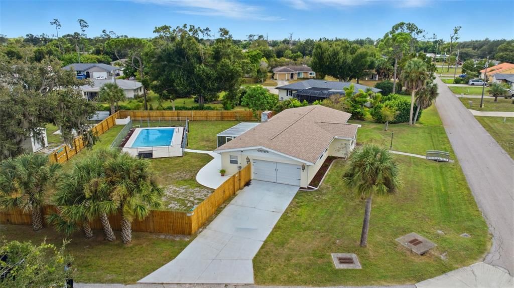 Active With Contract: $375,000 (3 beds, 3 baths, 1769 Square Feet)