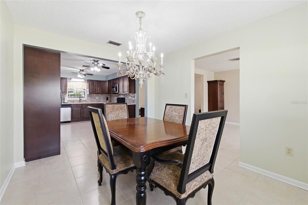 Active With Contract: $375,000 (3 beds, 3 baths, 1769 Square Feet)