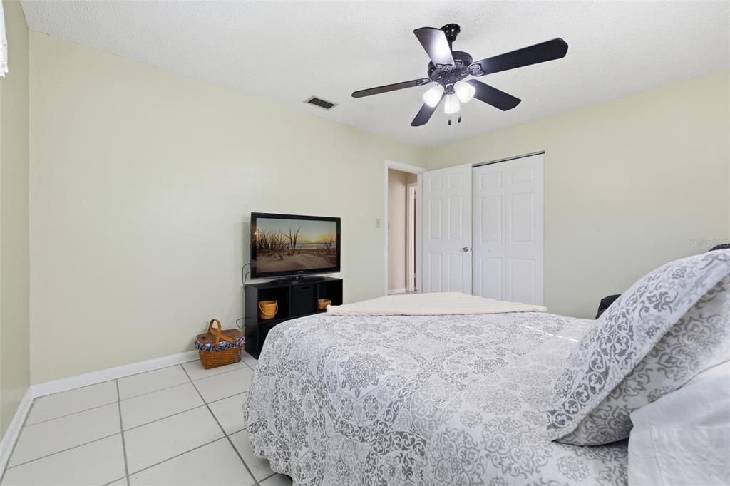 Active With Contract: $375,000 (3 beds, 3 baths, 1769 Square Feet)