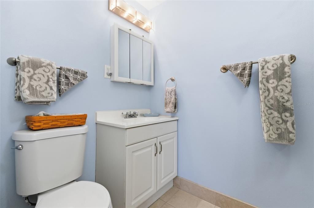 Active With Contract: $375,000 (3 beds, 3 baths, 1769 Square Feet)