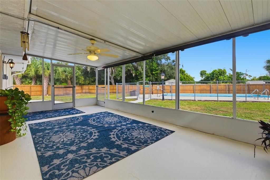 Active With Contract: $375,000 (3 beds, 3 baths, 1769 Square Feet)