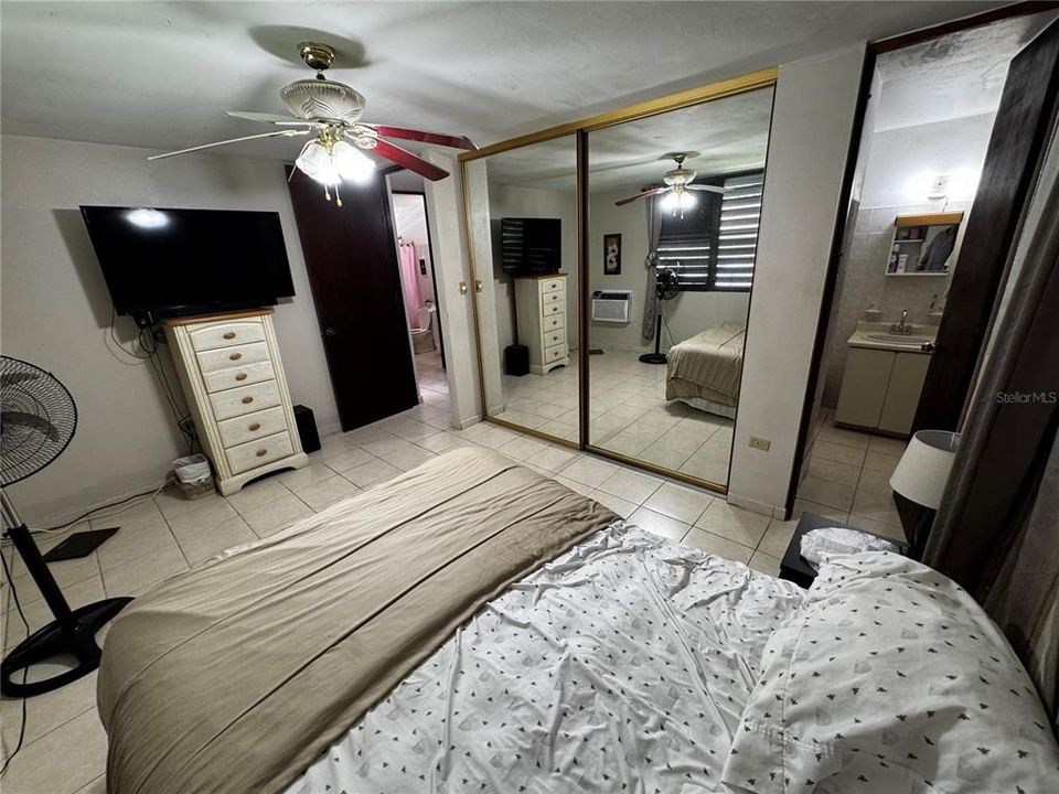 合同活跃: $290,000 (3 贝兹, 2 浴室, 1000 平方英尺)