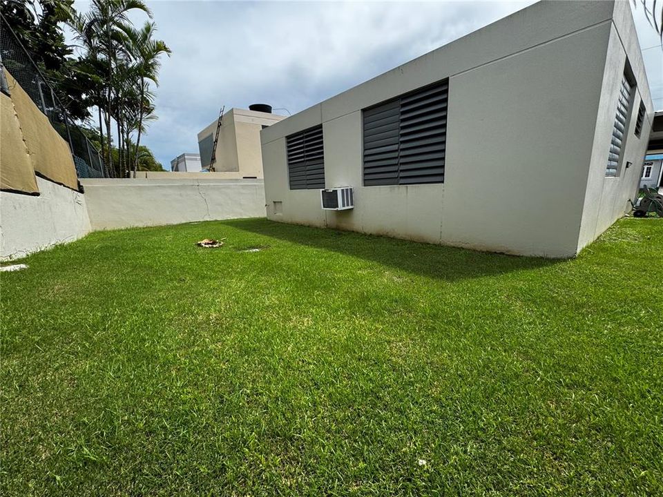 合同活跃: $290,000 (3 贝兹, 2 浴室, 1000 平方英尺)