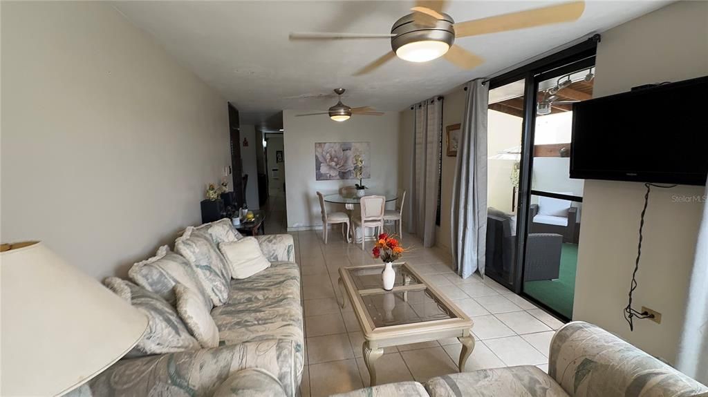 合同活跃: $290,000 (3 贝兹, 2 浴室, 1000 平方英尺)