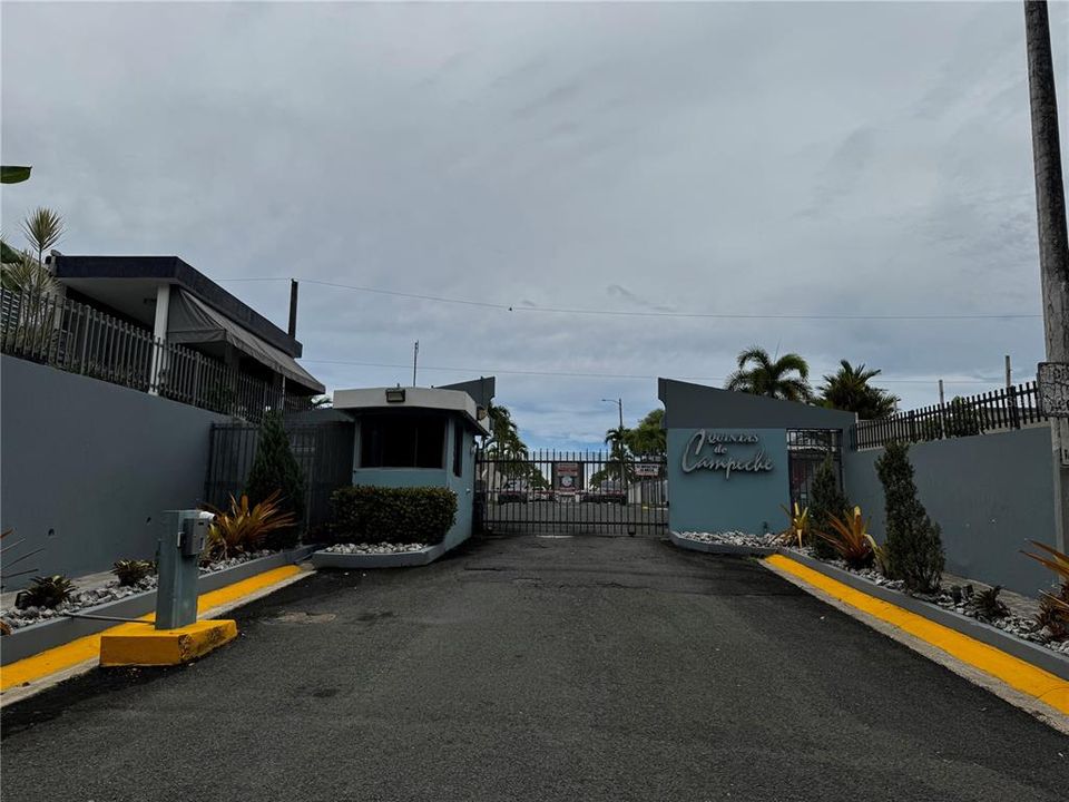 合同活跃: $290,000 (3 贝兹, 2 浴室, 1000 平方英尺)