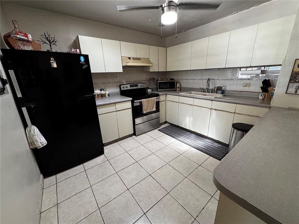 合同活跃: $290,000 (3 贝兹, 2 浴室, 1000 平方英尺)