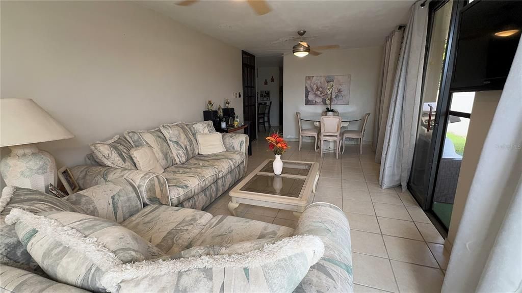 合同活跃: $290,000 (3 贝兹, 2 浴室, 1000 平方英尺)