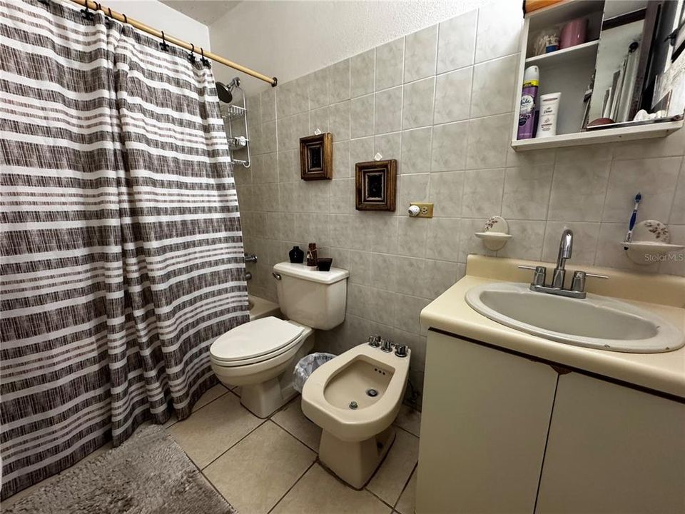 合同活跃: $290,000 (3 贝兹, 2 浴室, 1000 平方英尺)