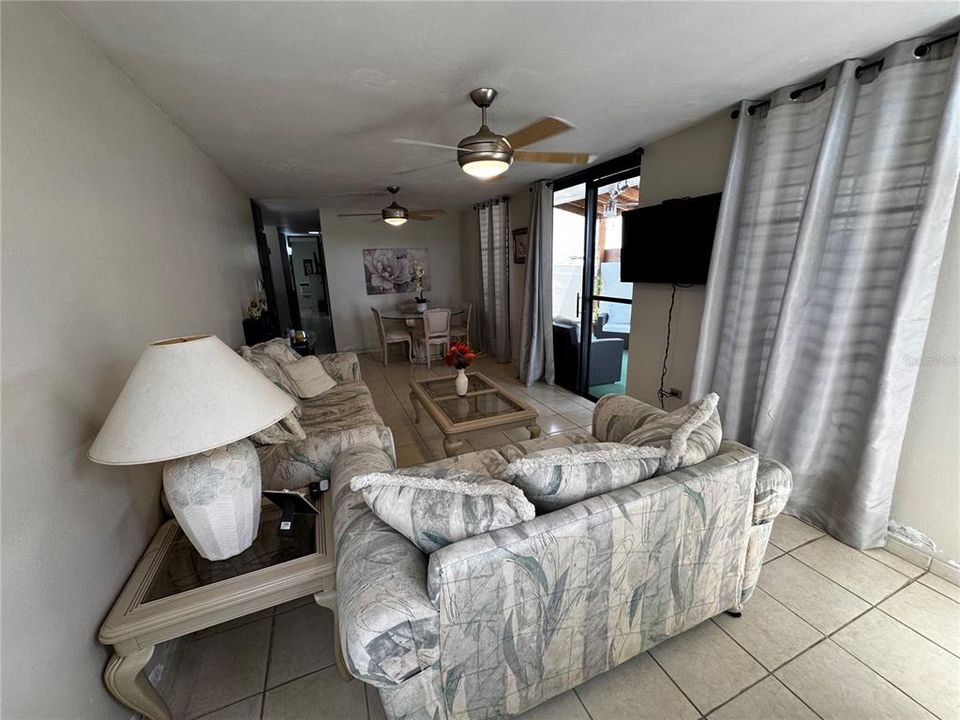 合同活跃: $290,000 (3 贝兹, 2 浴室, 1000 平方英尺)