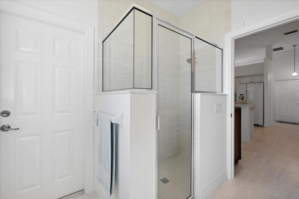 For Sale: $415,000 (3 beds, 2 baths, 1937 Square Feet)