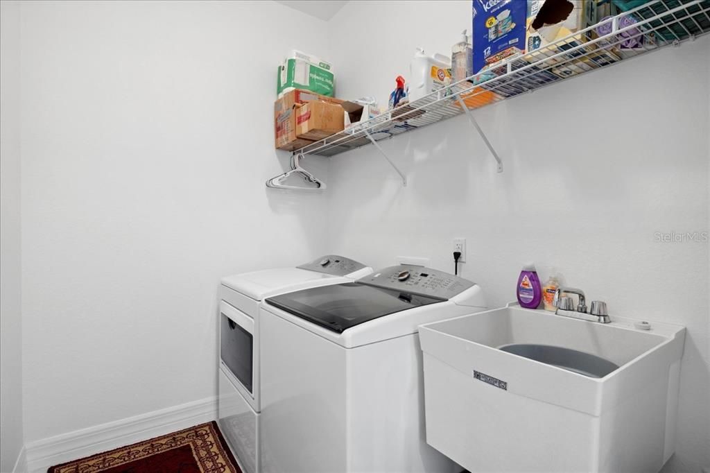 For Sale: $415,000 (3 beds, 2 baths, 1937 Square Feet)