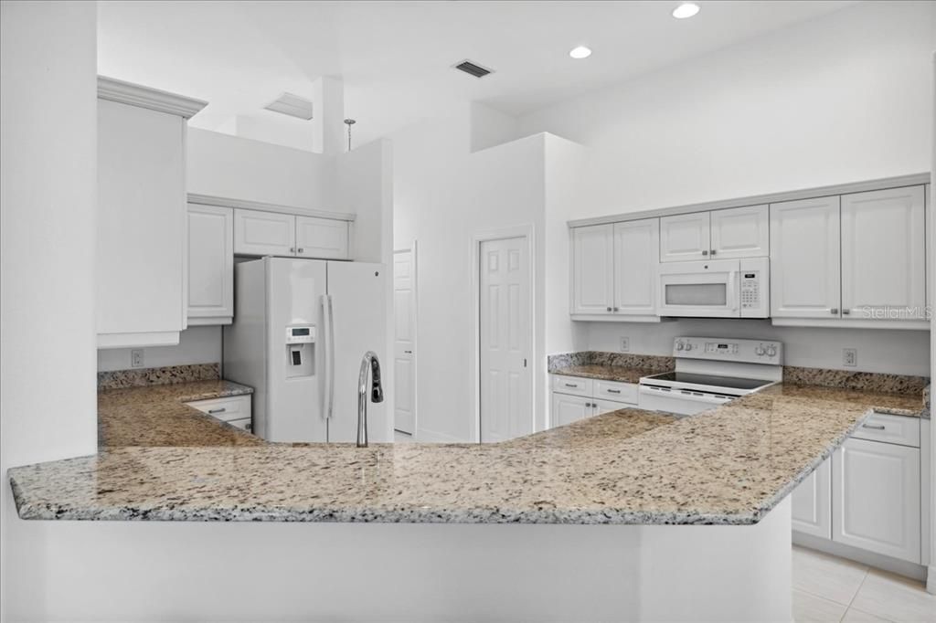 For Sale: $415,000 (3 beds, 2 baths, 1937 Square Feet)