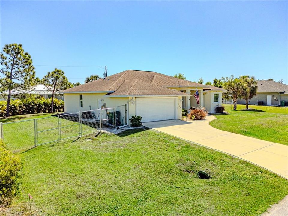 For Sale: $415,000 (3 beds, 2 baths, 1937 Square Feet)