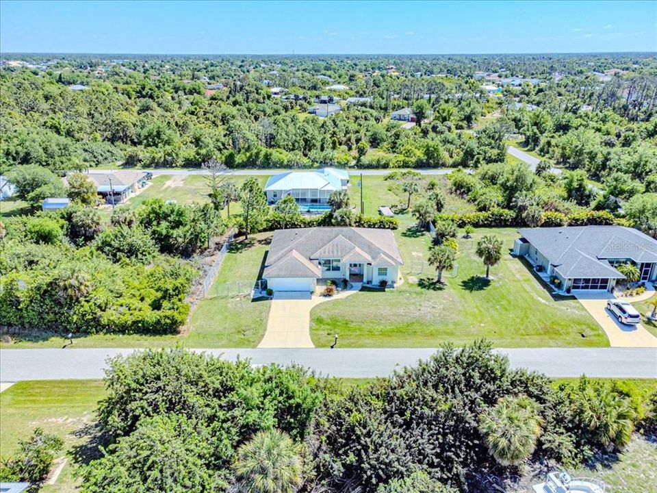 For Sale: $415,000 (3 beds, 2 baths, 1937 Square Feet)