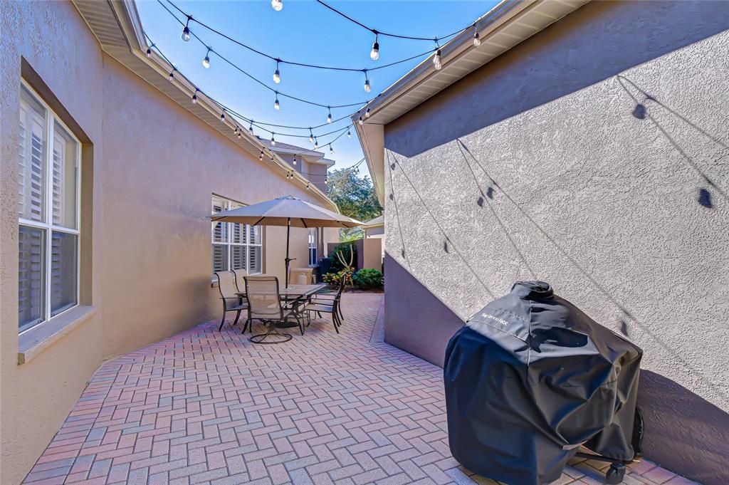 For Sale: $525,000 (3 beds, 3 baths, 2322 Square Feet)