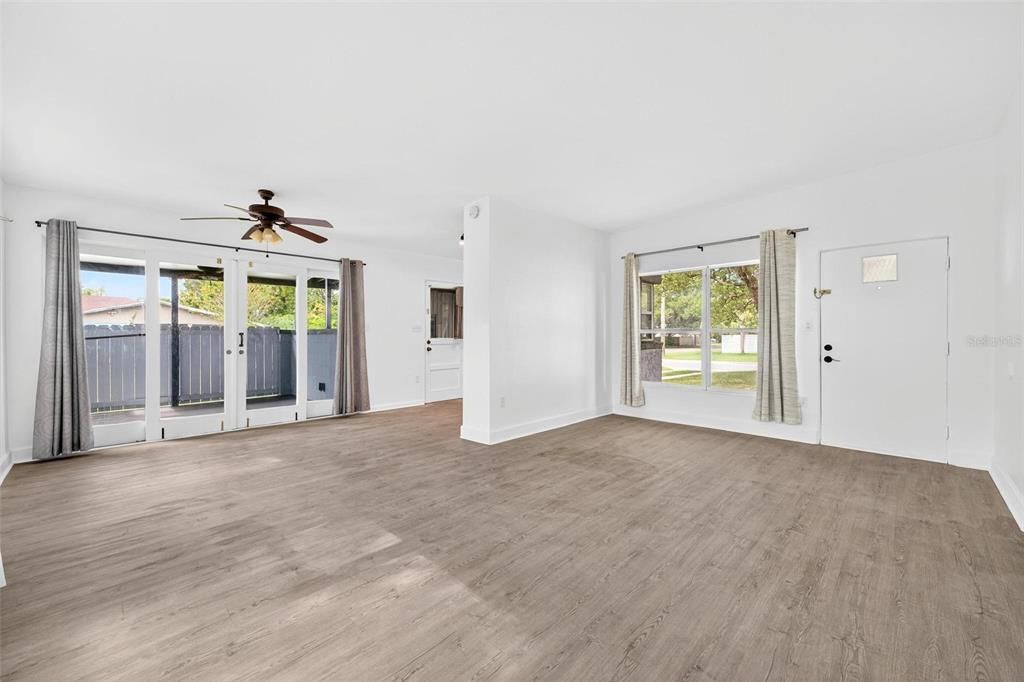 На продажу: $290,000 (3 спален, 1 ванн, 1012 Квадратных фут)