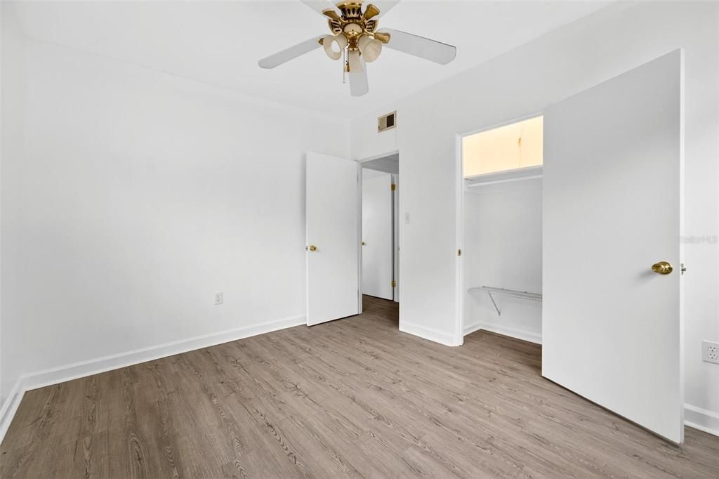 На продажу: $290,000 (3 спален, 1 ванн, 1012 Квадратных фут)