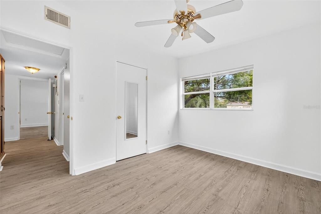 На продажу: $290,000 (3 спален, 1 ванн, 1012 Квадратных фут)