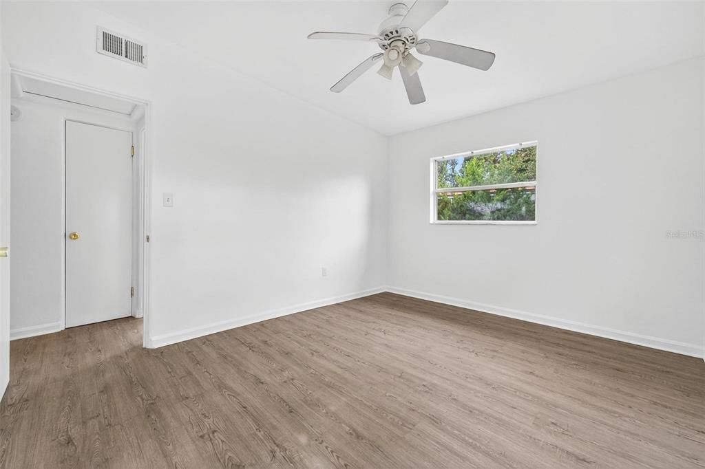 На продажу: $290,000 (3 спален, 1 ванн, 1012 Квадратных фут)