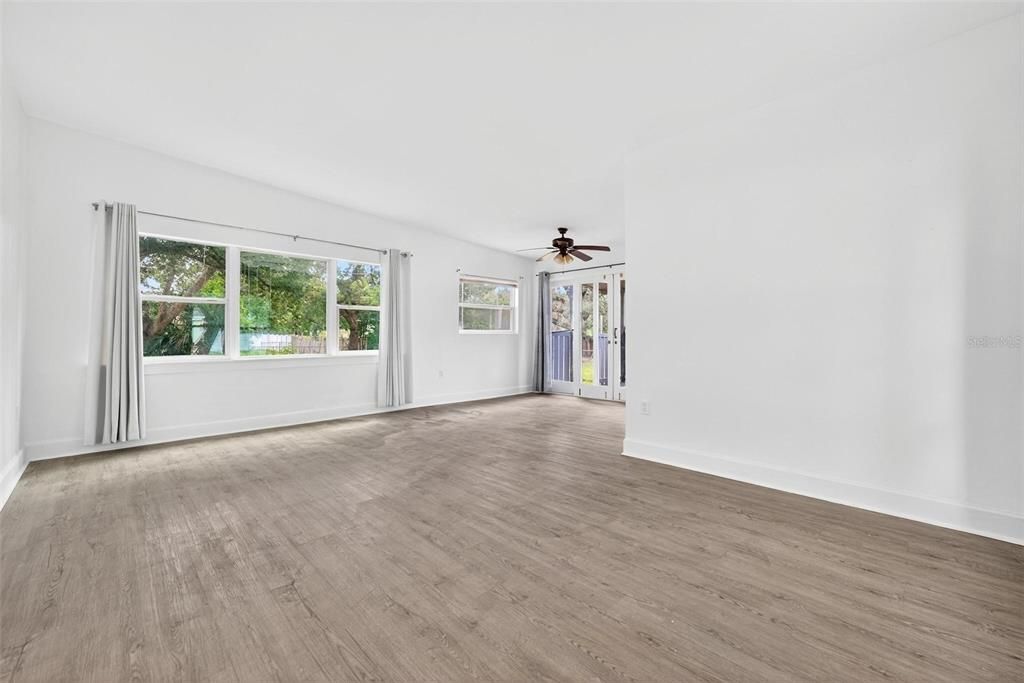 На продажу: $290,000 (3 спален, 1 ванн, 1012 Квадратных фут)