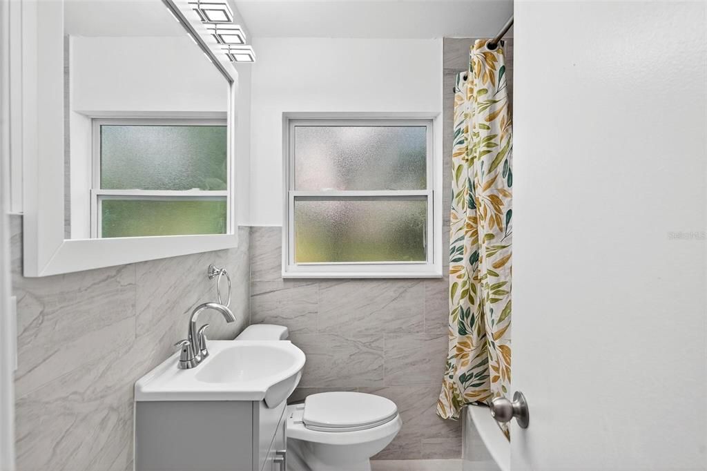 На продажу: $290,000 (3 спален, 1 ванн, 1012 Квадратных фут)